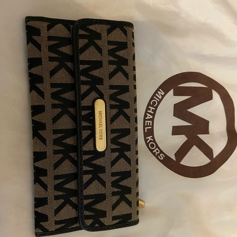 Micheal kors wallet